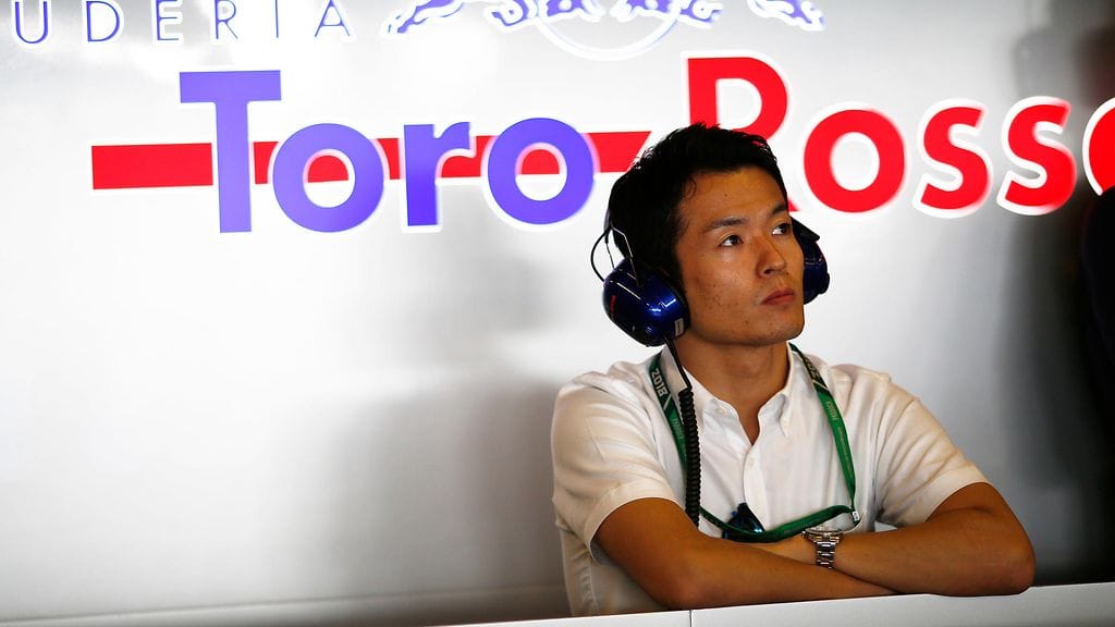 Naoki Yamamoto on hyppäämässä Toro Rosson rattiin.