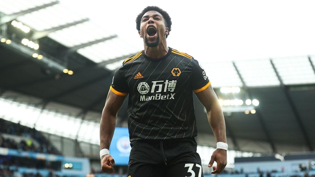 Adama Traore karjahteli Manchester Cityn nurin.