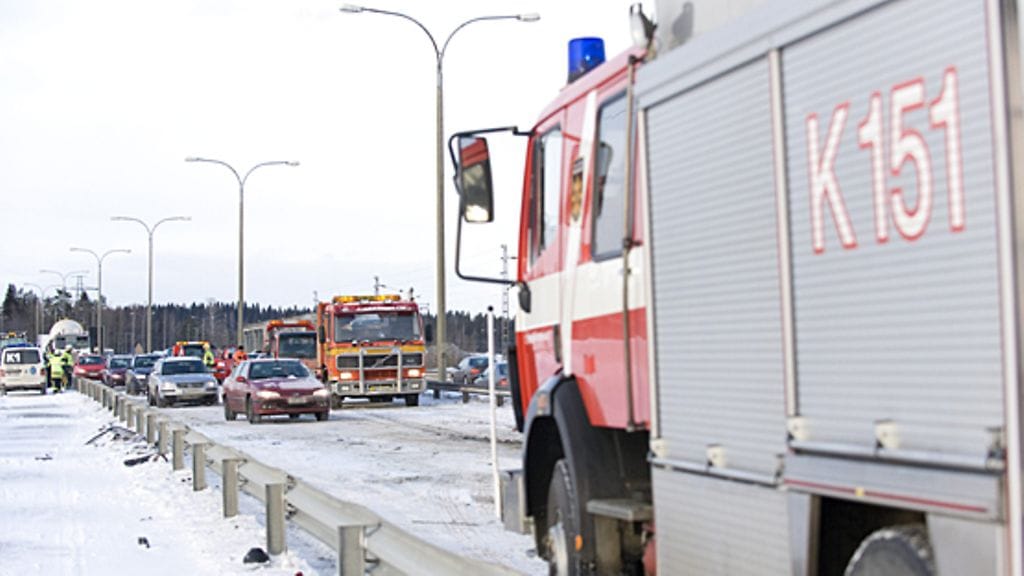 Suurempi kolarisuma on koettu Suomessa vain vuonna 2005, jolloin lähes 400 autoa kolaroi viidessä eri ketjukolarissa Helsingissä aamuruuhkan aikaan.