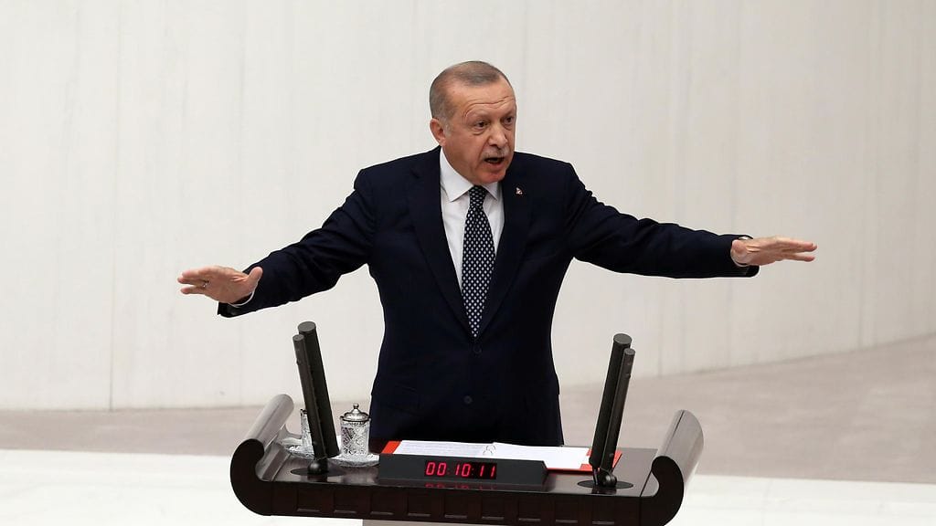 Tamperelaismies oli julkaissut Facebookissa Turkin presidentti Erdoganiin liittyviä tekstejä, jotka koettiin loukkaavina.