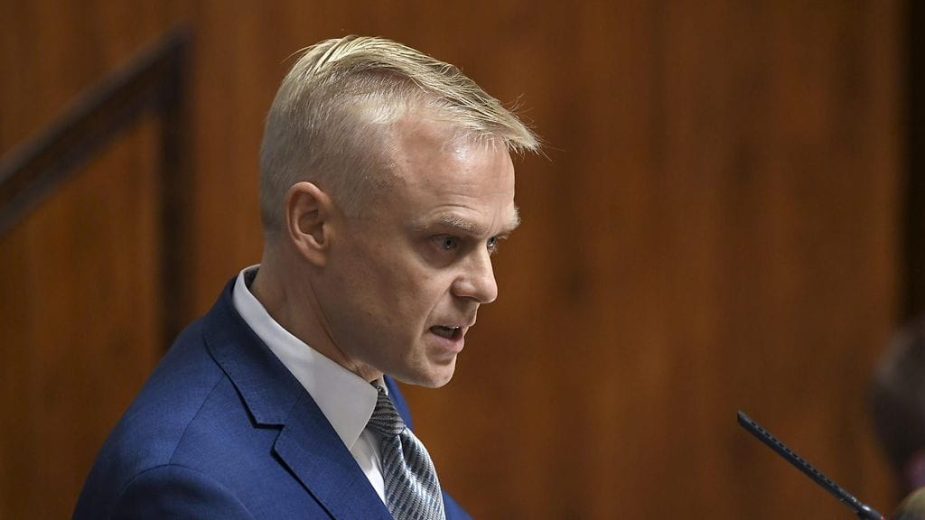 Kokoomuksen Timo Heinonen eduskunnan täysistunnossa 8. lokakuuta 2019.