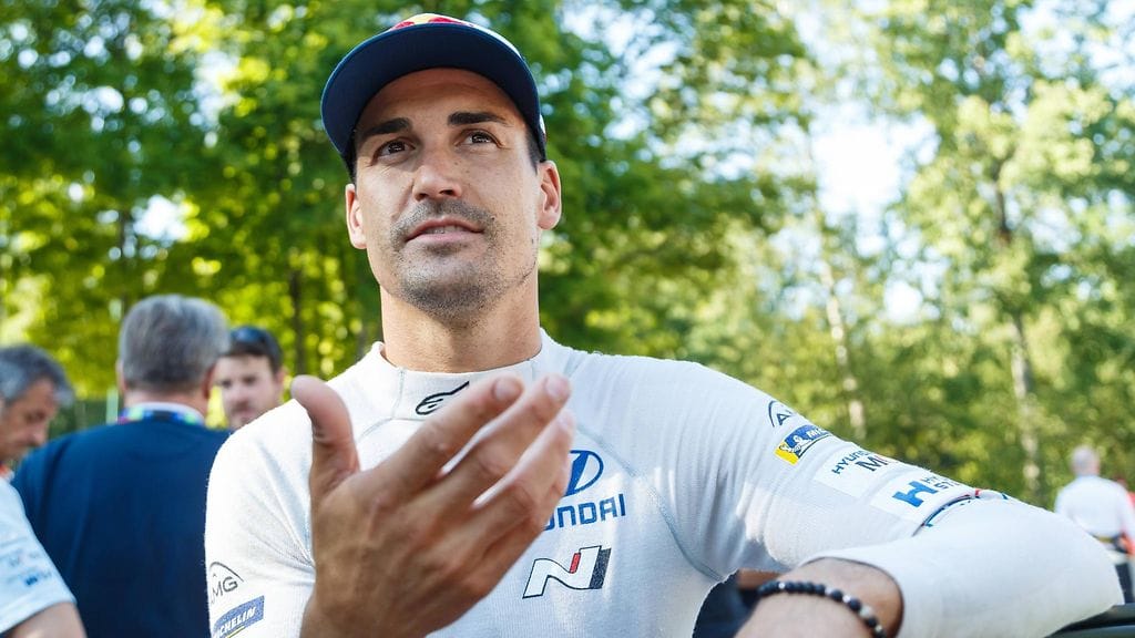 Dani Sordo jatkaa Hyundain ohjaksissa, mutta ajaa vain puolikkaan kauden.