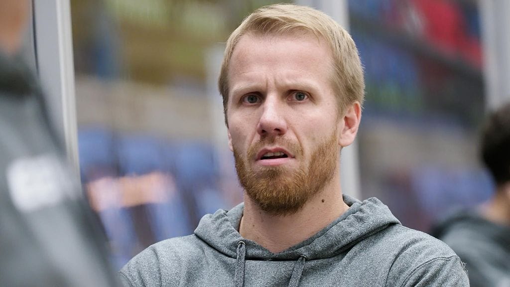 KalPan päävalmentaja Tommi Miettinen ei selitellyt suojattiensa päätä.