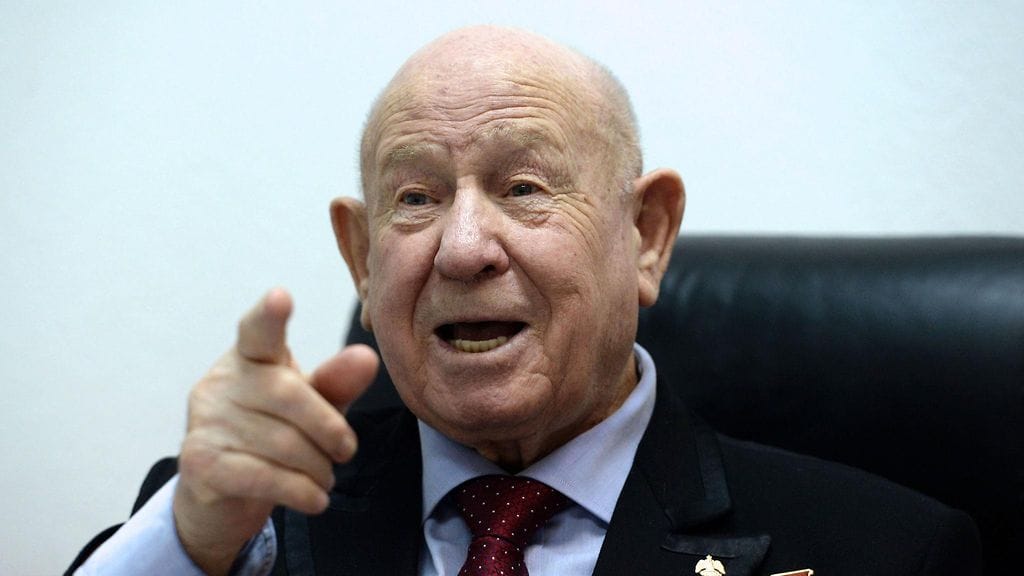 Entinen kosmonautti Aleksei Leonov kuvattuna vuonna 2015.