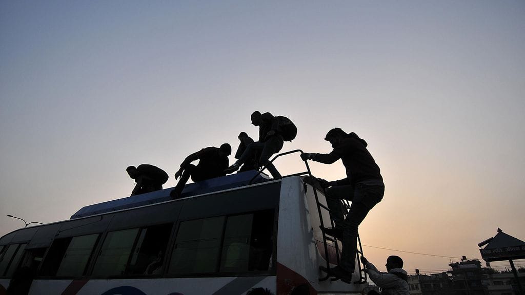 Onnettomuusbussin kyydissä olleet ihmiset olivat olleet paluumatkalla Dashain-festivaalilta.