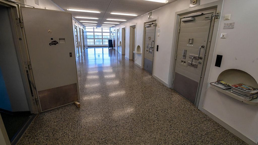 Rikosseuraamuslaitoksen tapa sijoittaa vankeja on herättänyt keskustelua.