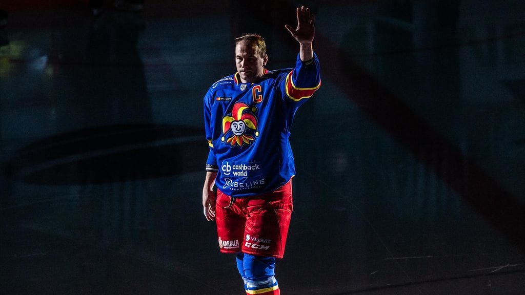 Tomi Mäen uraa kunnioitettiin Hartwall Arenalla.