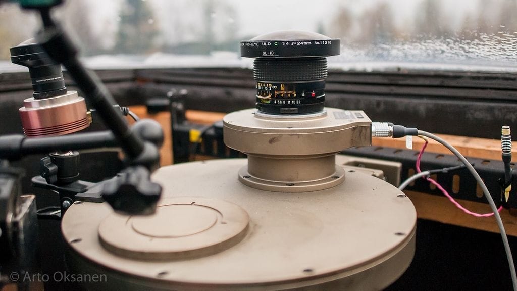 Revontulitutkija Shin-ichiro Oyaman käyttämä kamera.