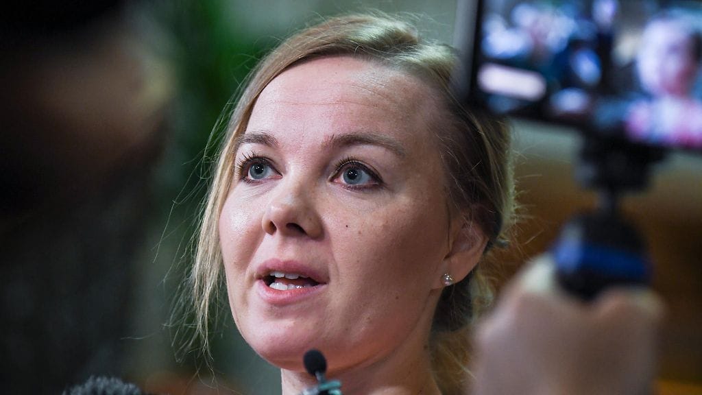 Katri Kulmunia (kesk.) ei ole oikeuskanslerin mukaan syytä epäillä sellaisesta rikoksesta, josta häntä voitiin ministerinä syyttää.