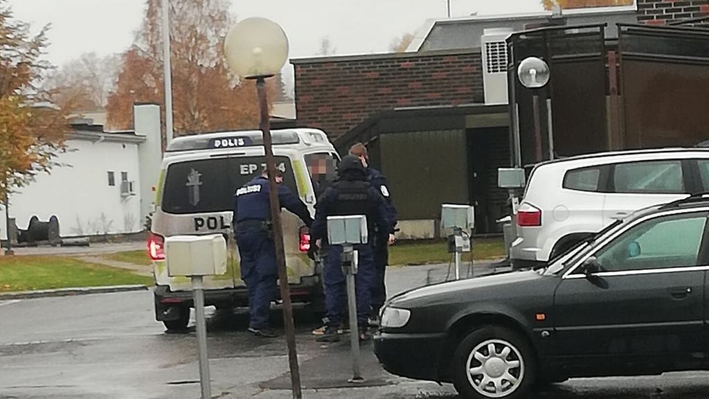 Silminnäkijän kuvaa Kurikan ampumispaikalta.