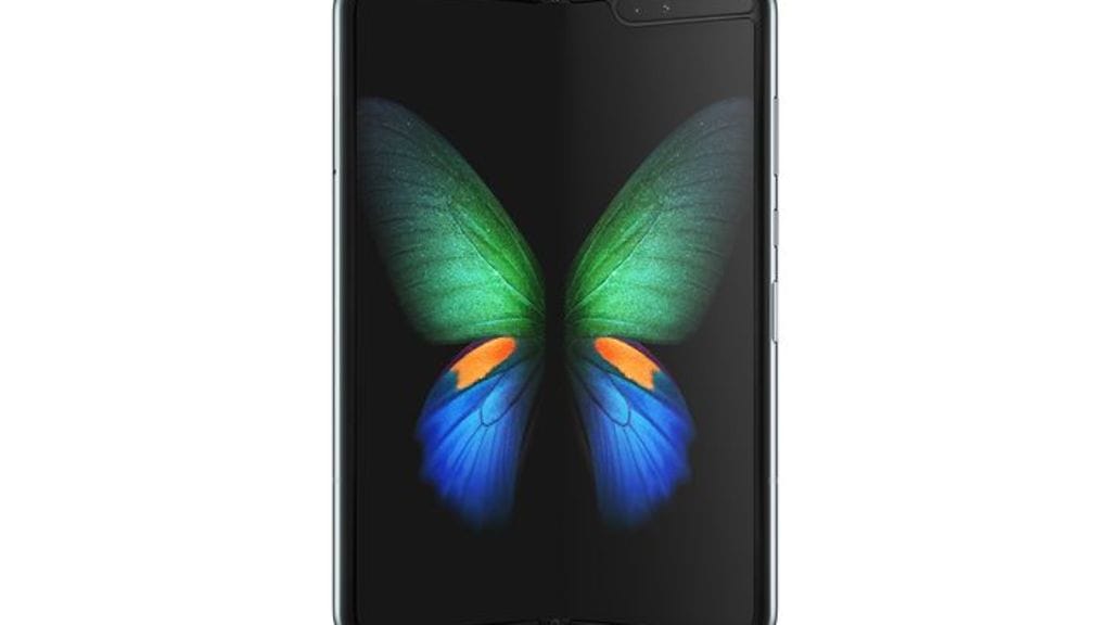 Samsungin taittuvanäyttöinen Galaxy Fold -älypuhelin on tullut myyntiin Suomessa tänään perjantaina 18. lokakuuta alkaen.