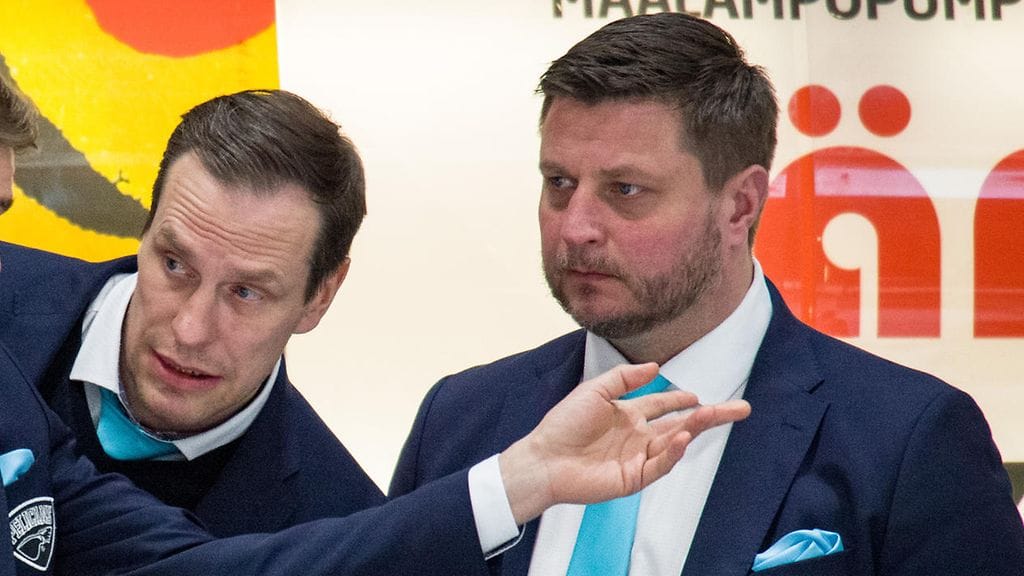 Ville Nieminen joutuu jatkossa tulemaan toimeen ilman Pasi Nurmisen apua Pelicansin penkin takana.