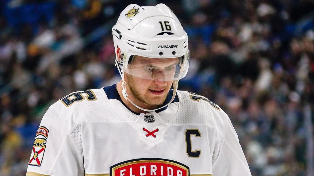 Aleksander Barkov joutui jättämään ottelun Nashville Predatorsia vastaan kesken.