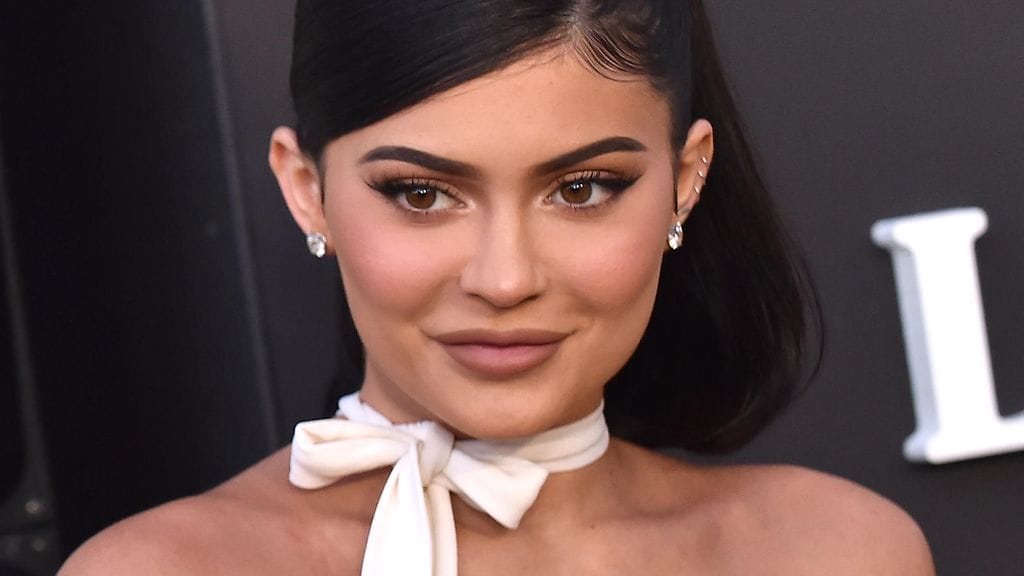 Kylie Jenner julkaisi somessa videon, jossa nähtiin hänen luonnollinen hiustyylinsä.