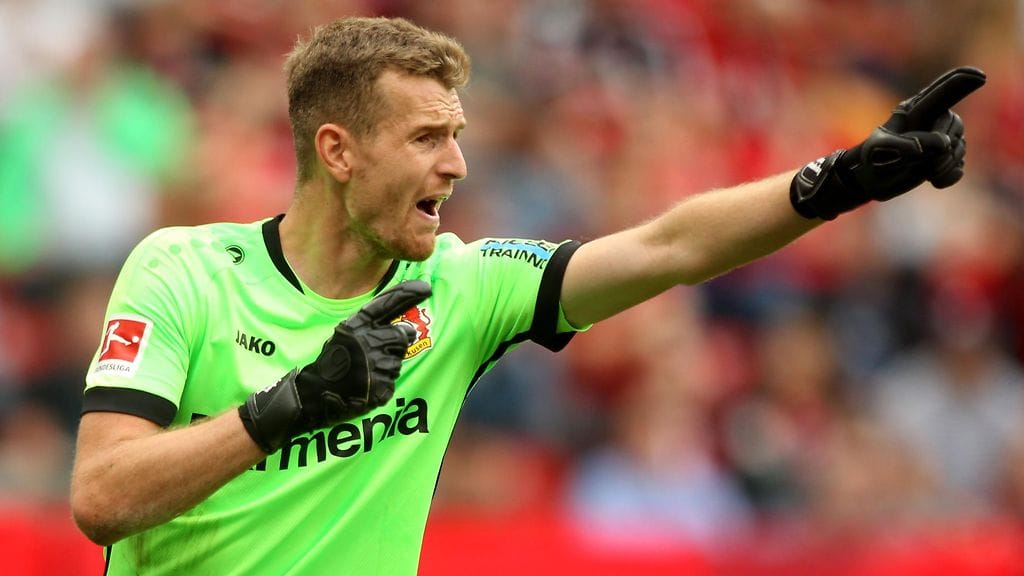 Lukas Hradecky piti Bayer Leverkusenin maalin avausjaksolla puhtaana.