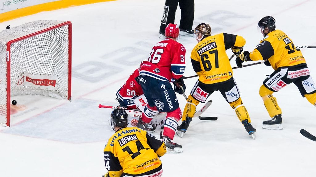 SaiPa ja HIFK viettivät maalijuhlia Lappeenrannassa.