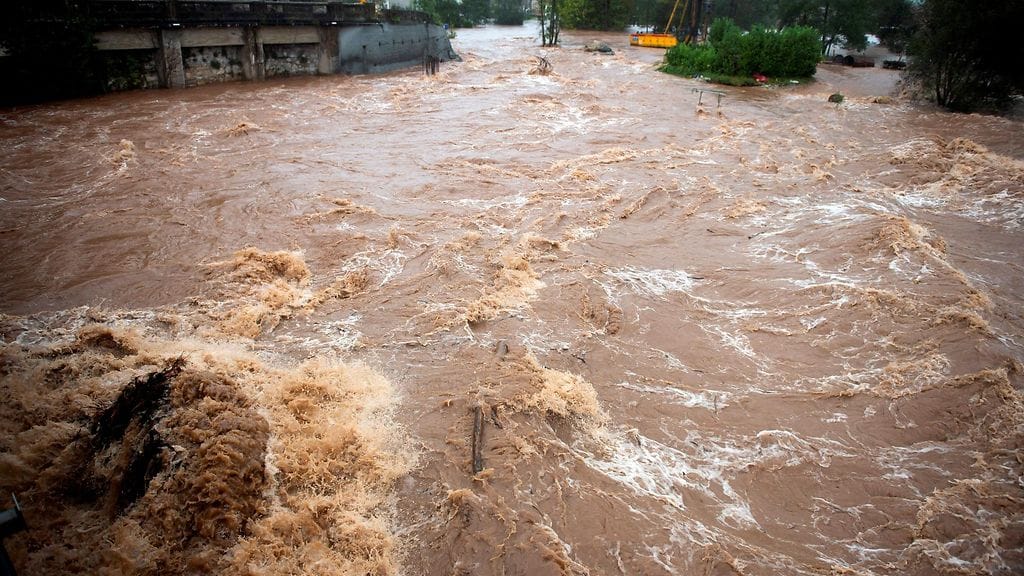 Mediatietojen mukaan kuolonuhri, noin 70-vuotias mies, löytyi rannalta noin 40 kilometriä Barcelonasta pohjoiseen.