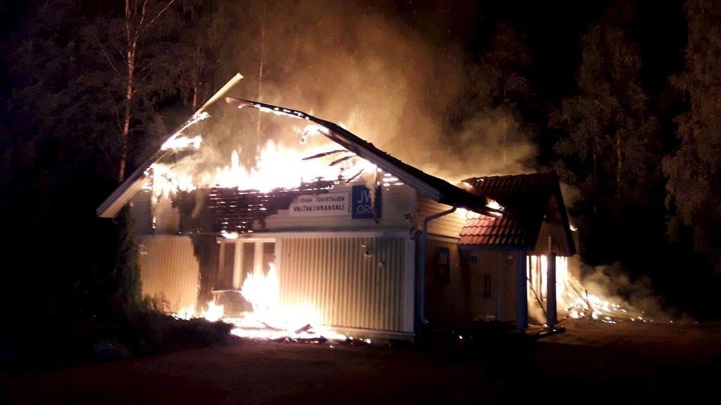 Jehovan todistajien valtakunnansali tuhoutui tulipalossa perjantana 23. elokuuta 2019 Pöytyällä Varsinais-Suomessa.