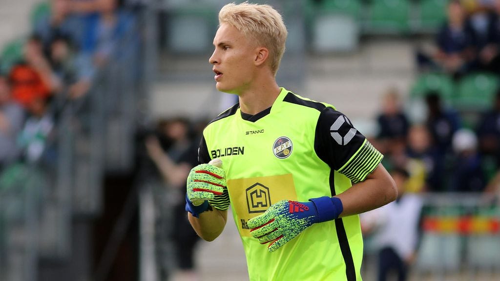 KPV:n Teppo Marttinen piti maalinsa puhtaana Veikkausliigan nousukarsinnassa TPS:ää vastaan.