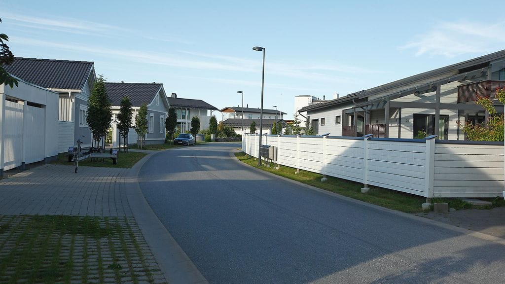 Omakotitaloalue Kokkolassa. Kuvituskuva.