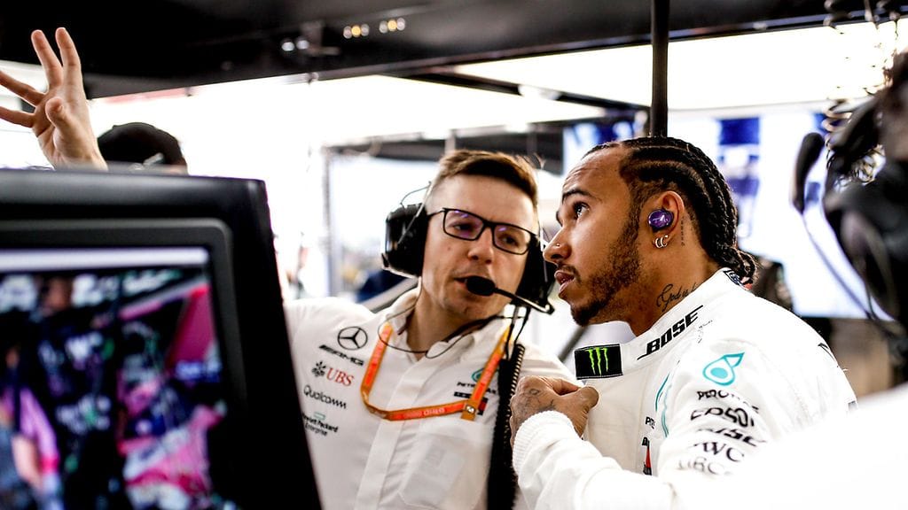 Peter Bonnington ja Lewis Hamilton ovat tehneet yhdessä töitä F1-kisoissa jo kuuden vuoden ajan.