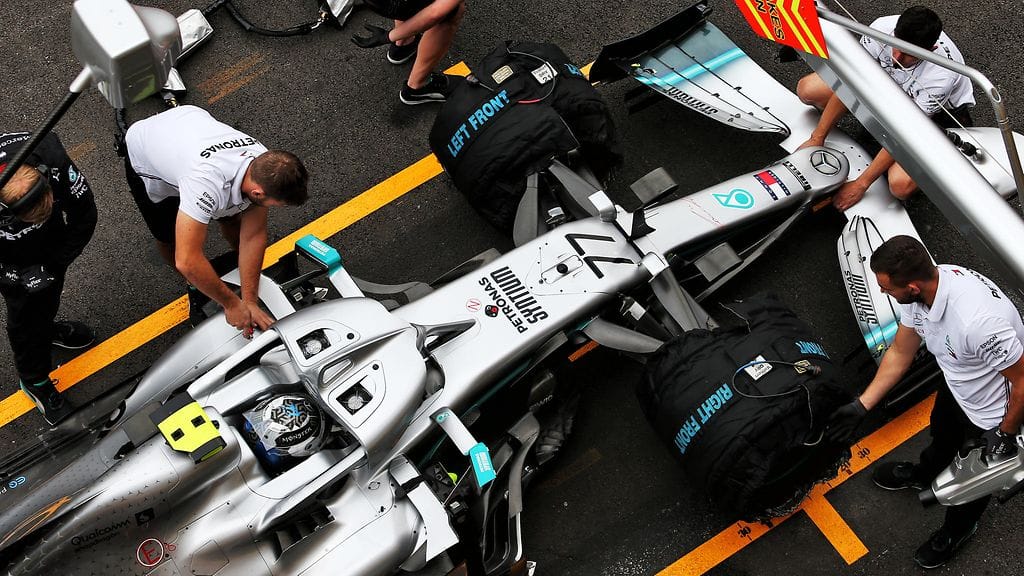 Valtteri Bottas oli ensimmäisten joukossa radalla kuivan kelin renkailla.