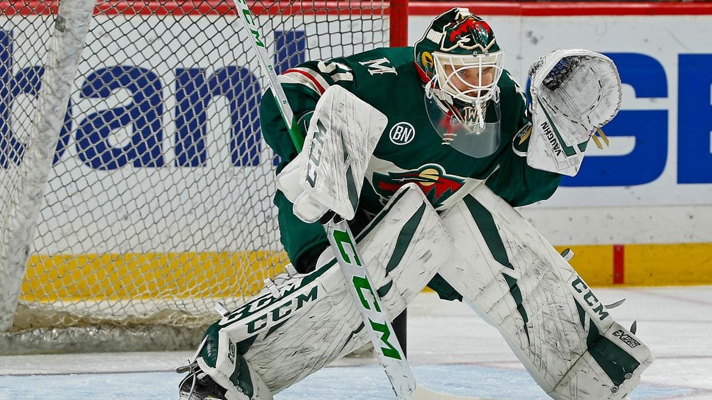 Kaapo Kähkönen toimii Minnesota Wildin luukkuvahtina ottelussa Los Angeles Kingsiä vastaan.