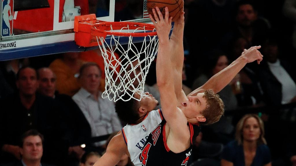 Lauri Markkanen pussitti 18 pistettä New York Knicksiä vastaan.