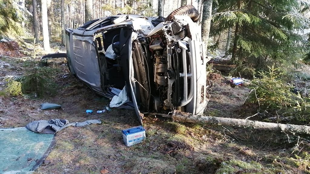 Kuvat turmapaikalta: Simo Päivärinta.