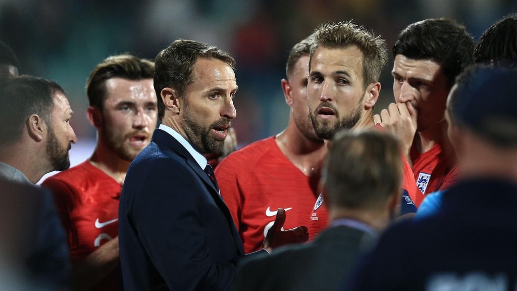 Englannin päävalmentaja Gareth Southgate ja kapteeni Harry Kane puivat Bulgarian kannattajien rasistista käytöstä.