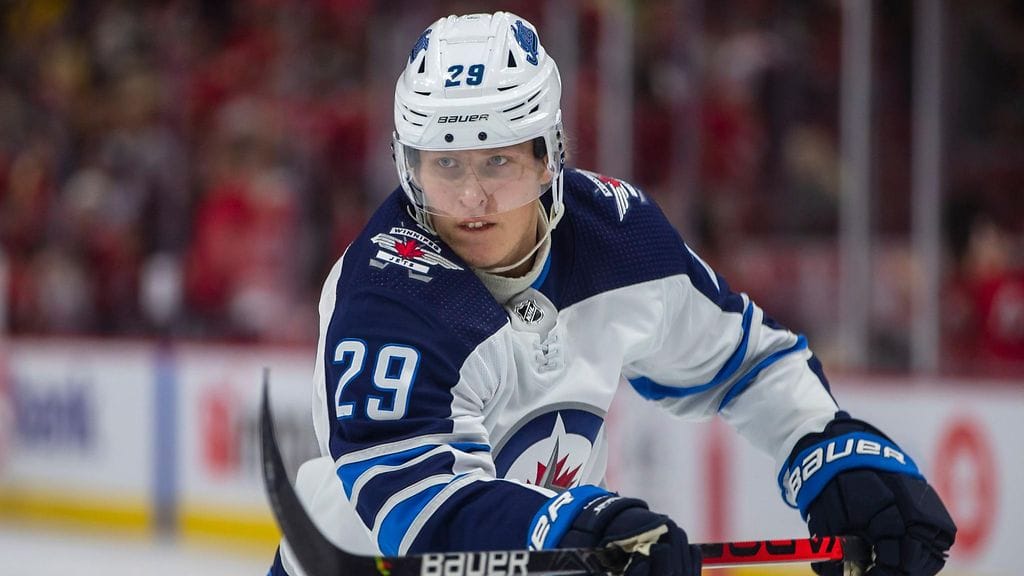 Patrik Laine ei pelannnut Anaheim Ducksia vastaan.