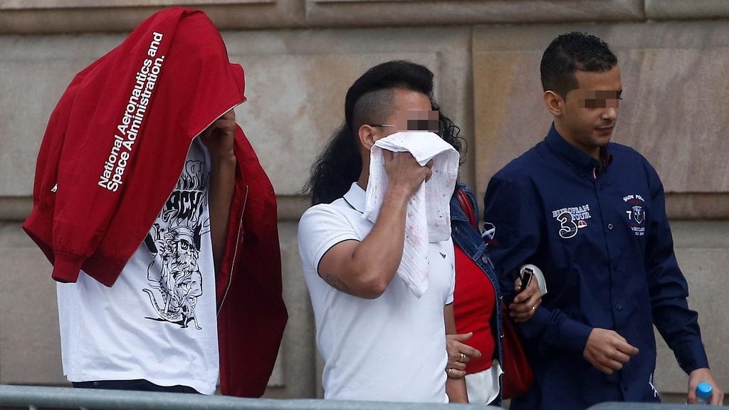 Manresan susilaumaksi nimetyt miehet tuomittiin 10-12 vuoden vankeusrangaistuksiin 14-vuotiaan tytön hyväksikäytöstä. Tuomionimike tyrmistyttää monia.