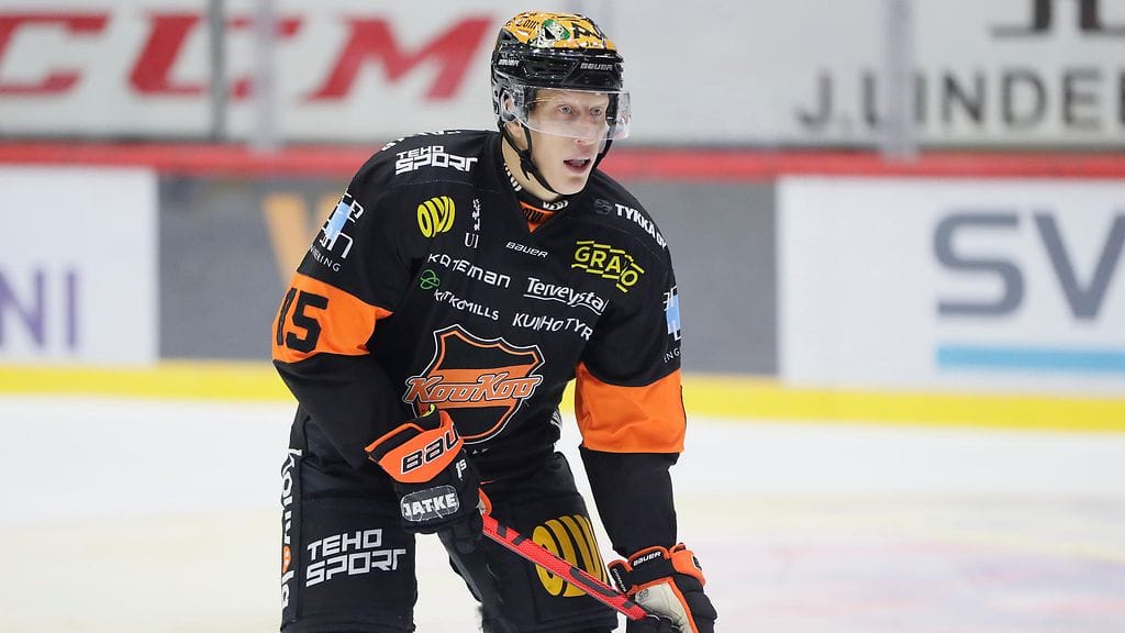Toni Kähkönen nähdään jäällä 500. kerran SM-liigan runkosarjassa.
