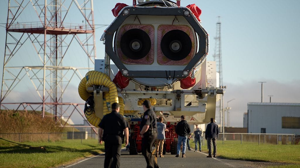 Northrop Grumman Antarea -rakettia kuljetettiin kohti lähtöalustaa NASAn Wallopsin avaruuskeskuksessa Virginiassa tiistaina 29.lokakuuta.