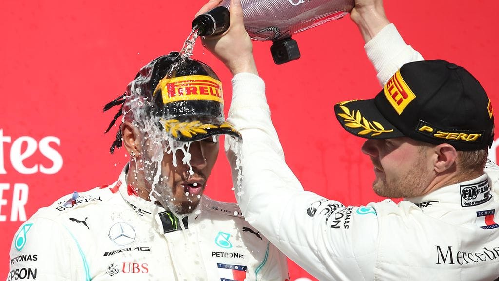 Valtteri Bottas uitti Lewis Hamiltonia USA:n F1-kisassa.
