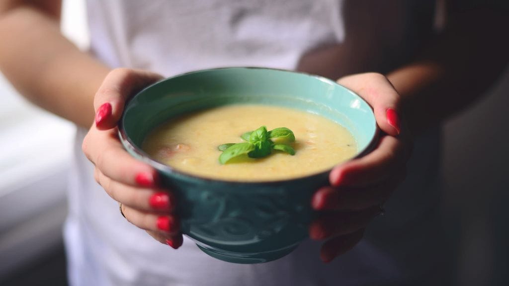 Keitto sisältää vain vähän energiaa, mutta pitää pitkään kylläisenä. Kuvituskuva.