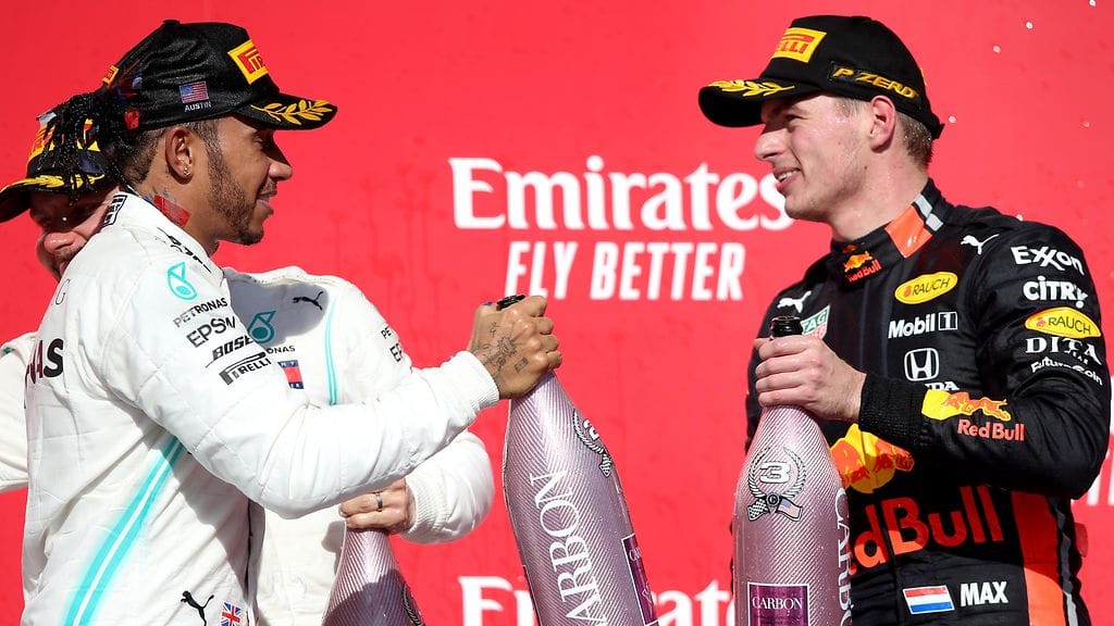 Lewis Hamilton aloitti oman F1-uransa paremmin kuin Max Verstappen.