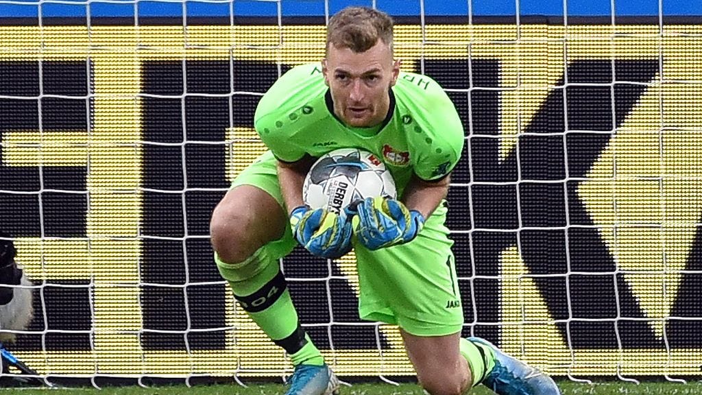 Lukas Hradecky torjui Bayer Leverkusenin voittoon.