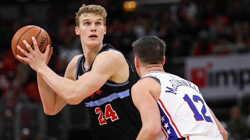 Lauri Markkanen pussitti neljä kolmosta seitsemästä yrityksestä.