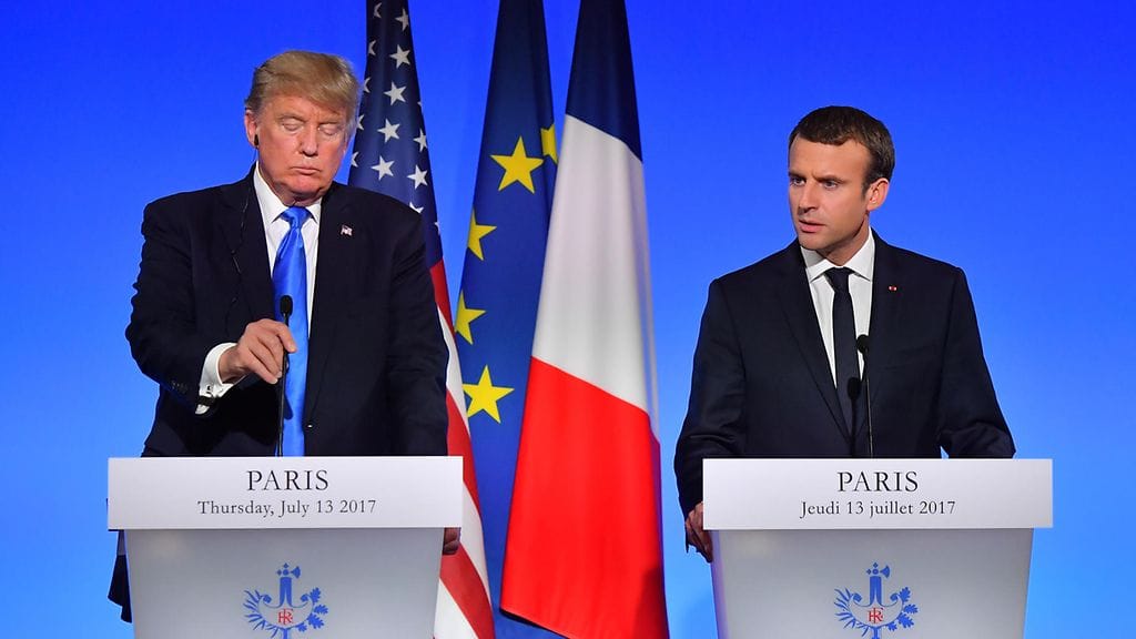 Emmanuel Macron sanoo, ettei Naton suurimpaan jäsenmaahan Yhdysvaltoihin voi luottaa.