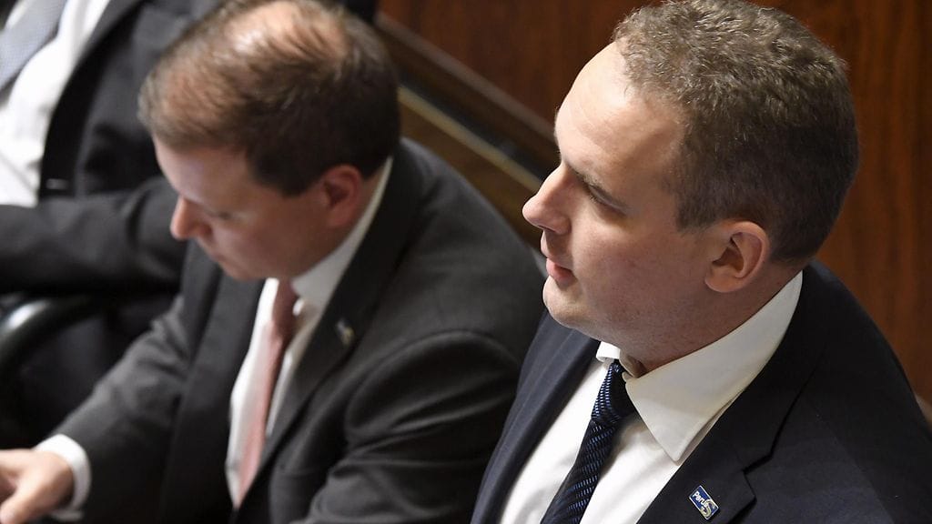 Perussuomalaisten kansanedustaja Jani Mäkelä pitää nykyistä lakia kiihottamisesta kansanryhmää vastaan kestämättömänä.