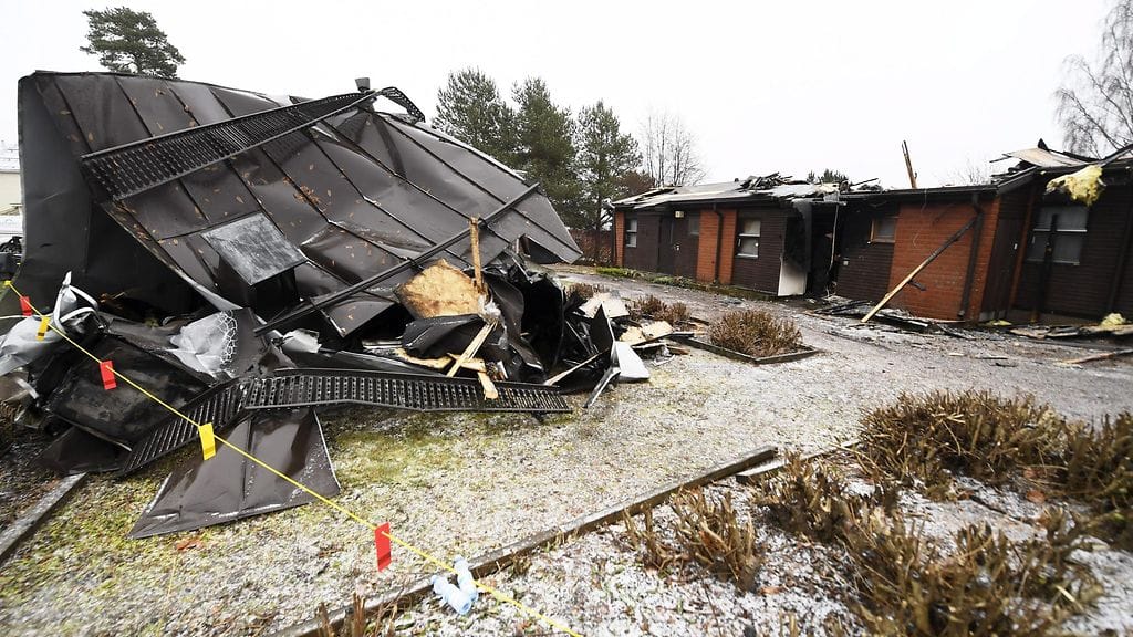 Palanut rivitalo Sipoossa 8. marraskuuta 2019. Nikkilän Lukkarintiellä sijaitsevan viiden asunnon rivitalon kaikki asunnot tuhoutuivat palossa asumiskelvottomiksi.