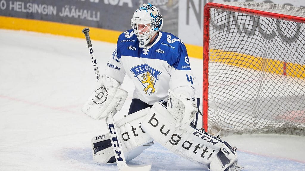 Jussi Olkinuora torjui Leijonissa tämänkin kauden Euro Hockey Tourilla.