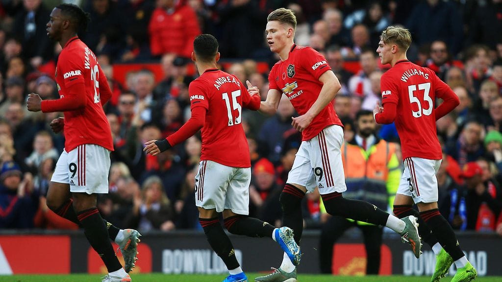 Manchester United otti vakuuttavan kotivoiton sunnuntaina.