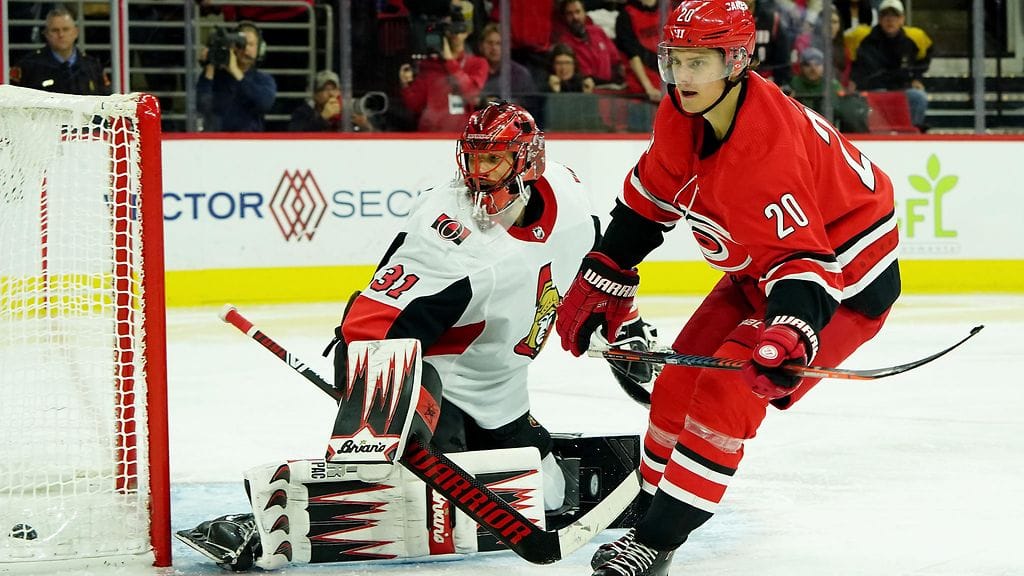 Sebastian Aho loisti nyt Ottawa Senatorsia vastaan.