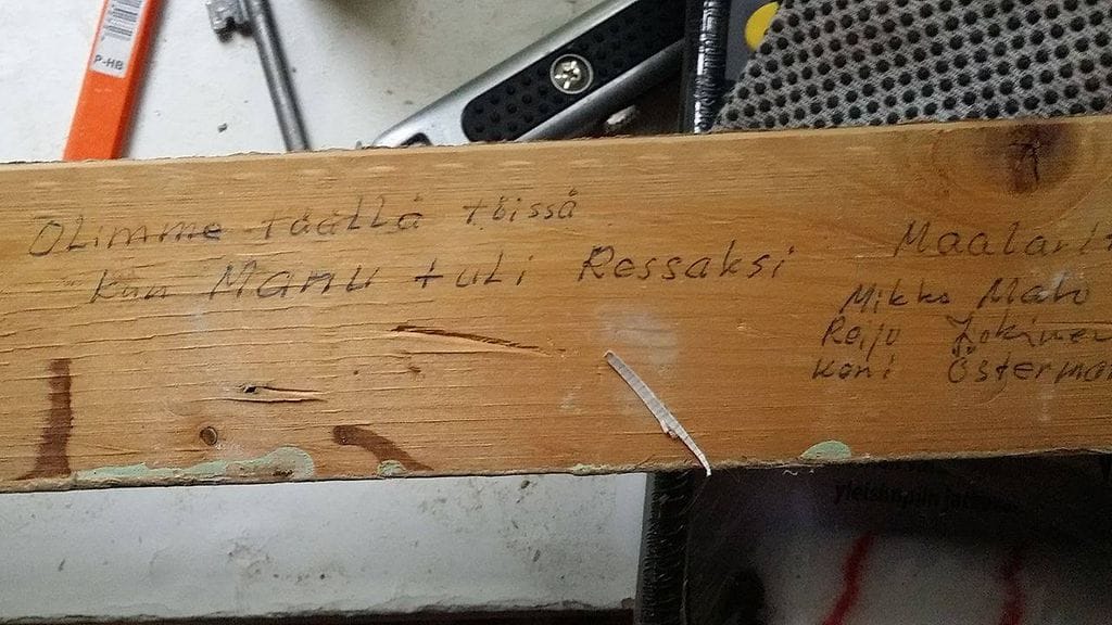 Maalari jätti viestin lautaan