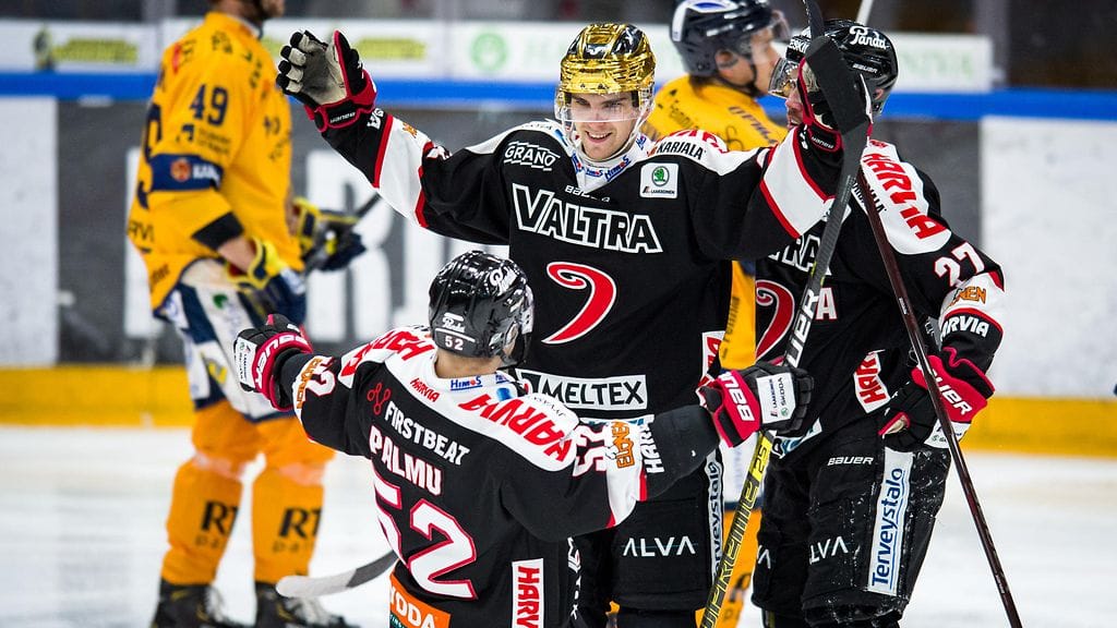 JYPin kultakypärää kantava Julius Nättinen on hurjassa vireessä.