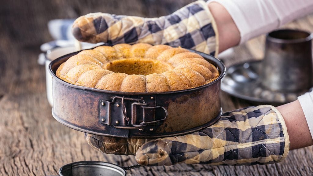 "7 minuutin kakun" salaisuus on, että kaikki ainesosat yhdistetään yhtä aikaa. Kuvituskuva.