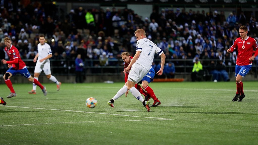 Jasse Tuominen vei Huuhkajat 1-0-johtoon Liechtensteinia vastaan.