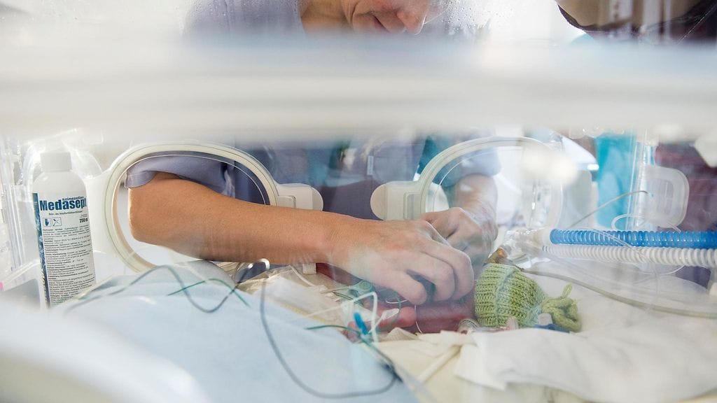 Tauon aikana synnyttäjät ohjataan Helsinkiin Naistenklinikalle sekä Espoon ja Hyvinkään sairaaloihin. Kuvituskuva.